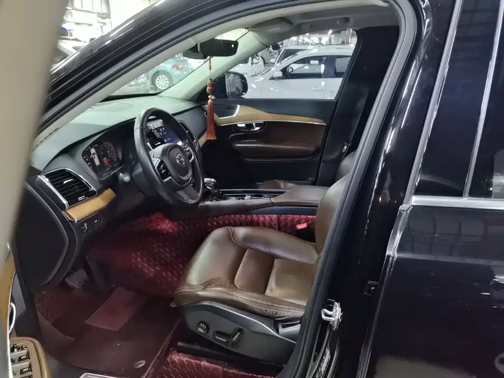 Volvo XC90 — миниатюра 15