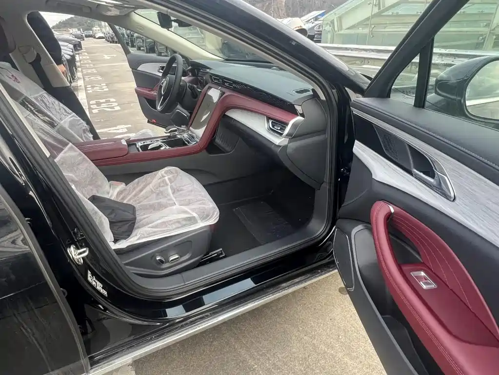 Hongqi H5 PHEV 2025 130
