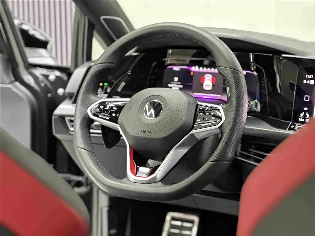 Volkswagen Golf GTI — миниатюра 14