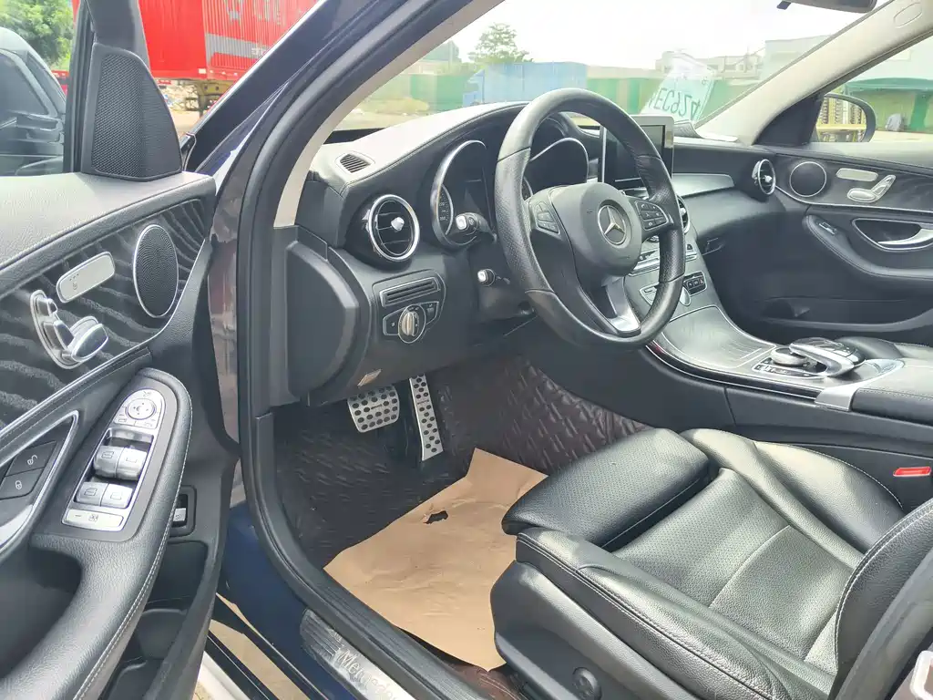 Mercedes-Benz C-Class — миниатюра 8