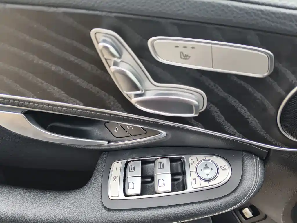Mercedes-Benz C-Class — миниатюра 16