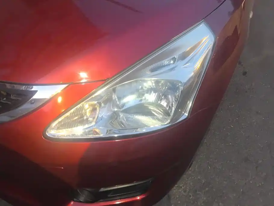 Nissan Tiida — миниатюра 5
