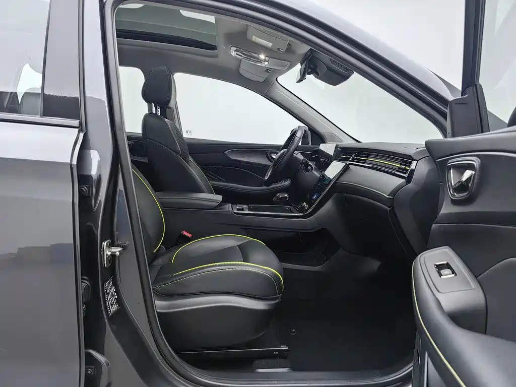 Roewe RX5 — миниатюра 23