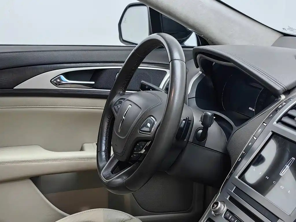 Lincoln MKZ — миниатюра 22