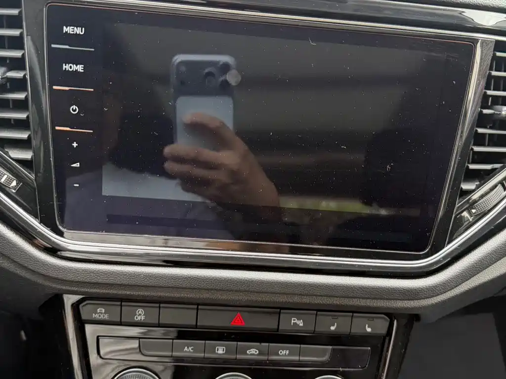 Volkswagen T-Roc — миниатюра 17