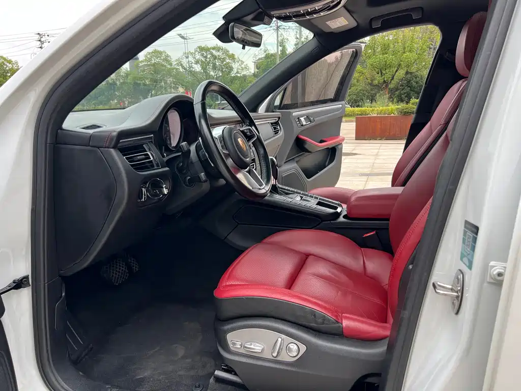 Porsche Macan — миниатюра 6