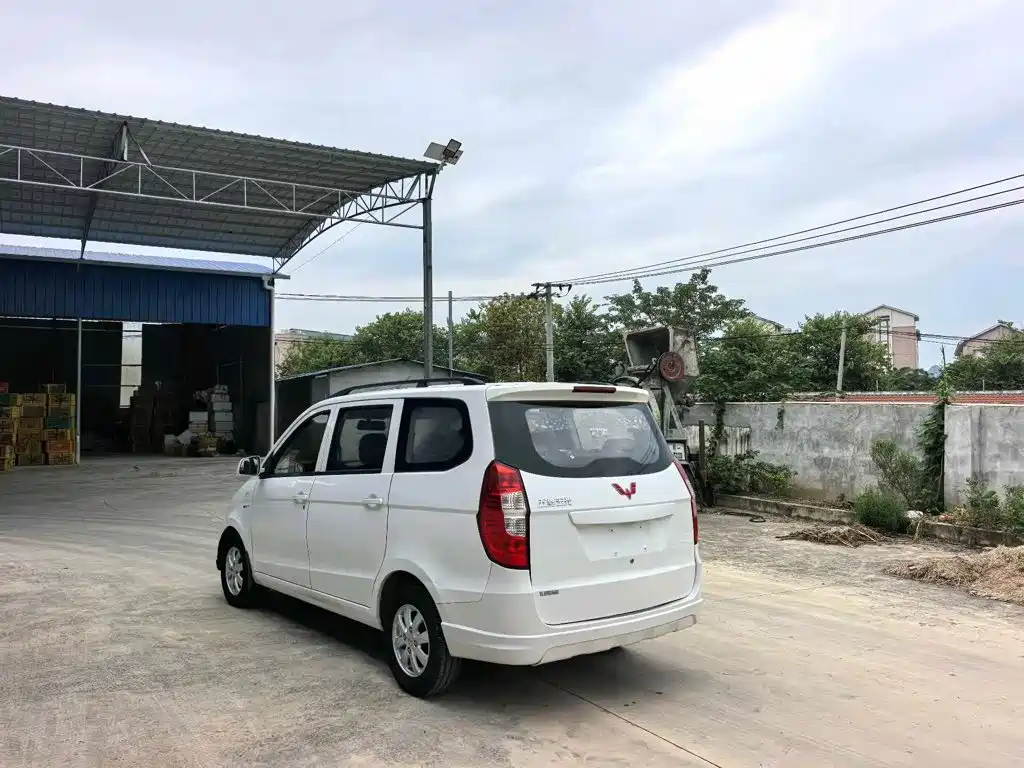 Wuling Hongguang — миниатюра 5