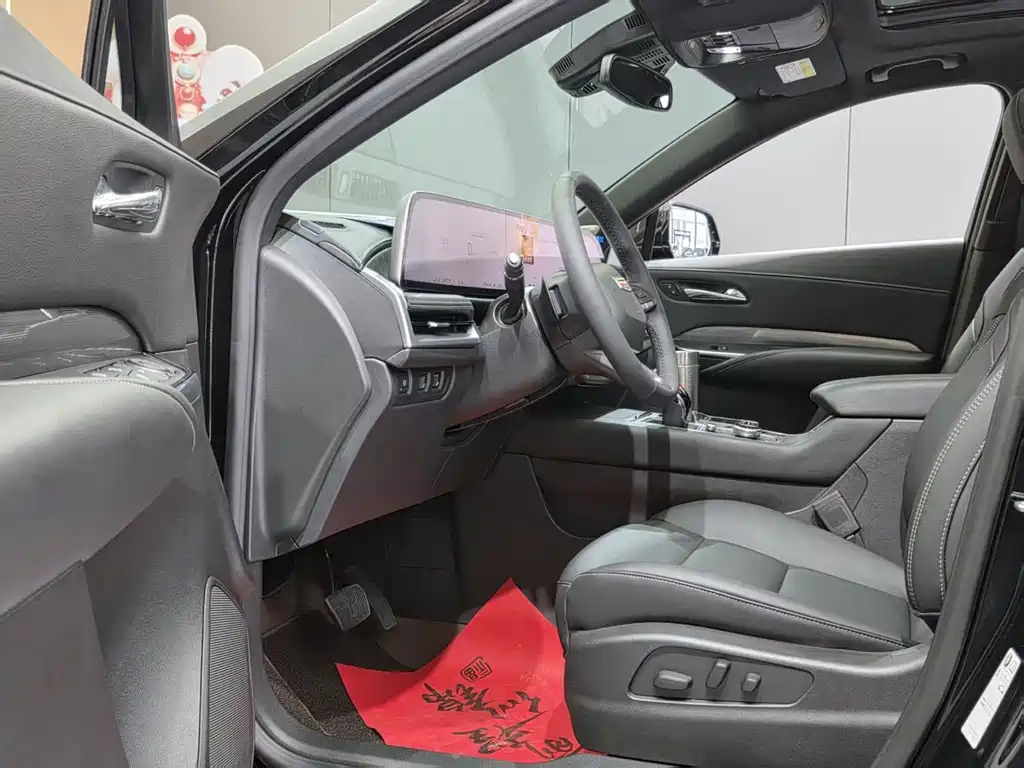 Cadillac XT4 — миниатюра 7