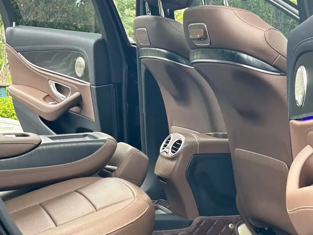 Mercedes-Benz E-Class — миниатюра 13