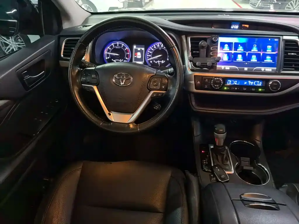 Toyota Highlander — миниатюра 11