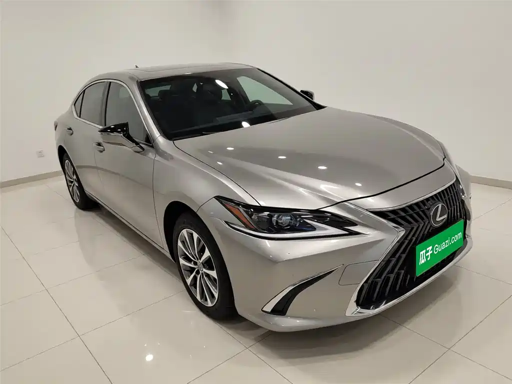Lexus ES 2022 200