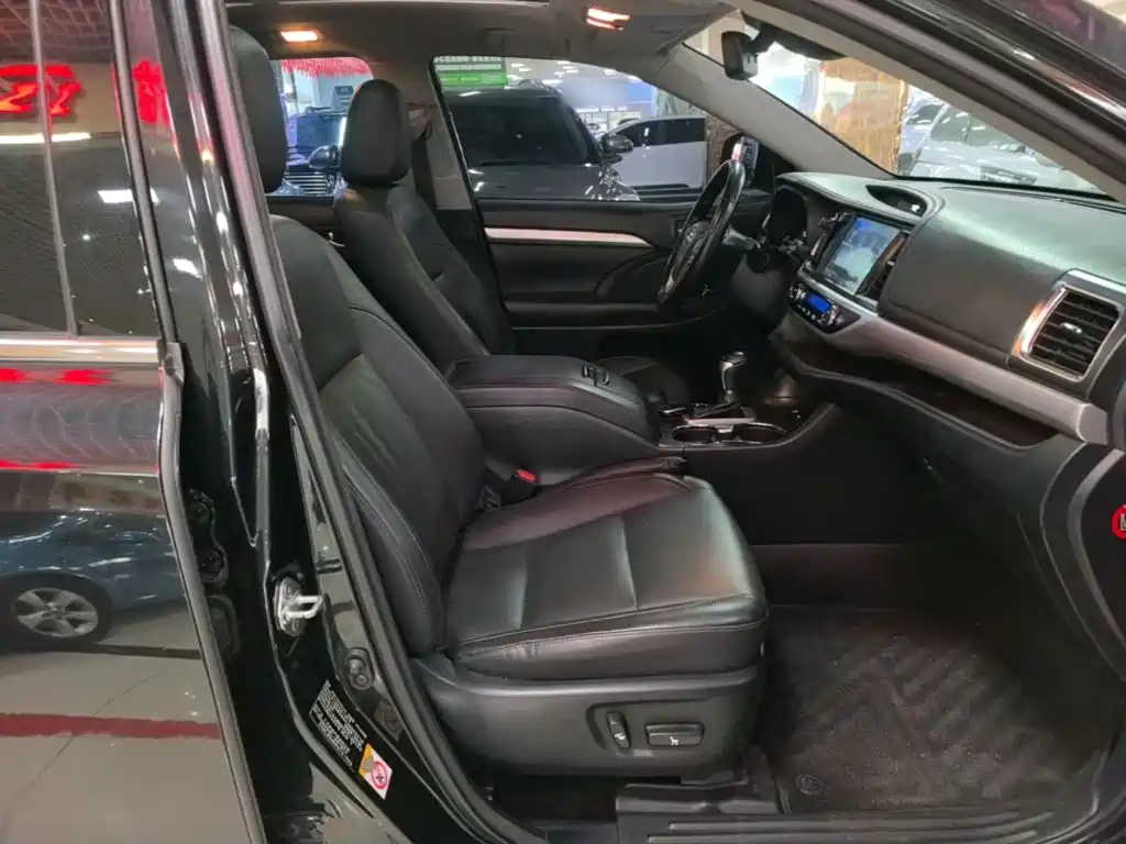 Toyota Highlander — миниатюра 25
