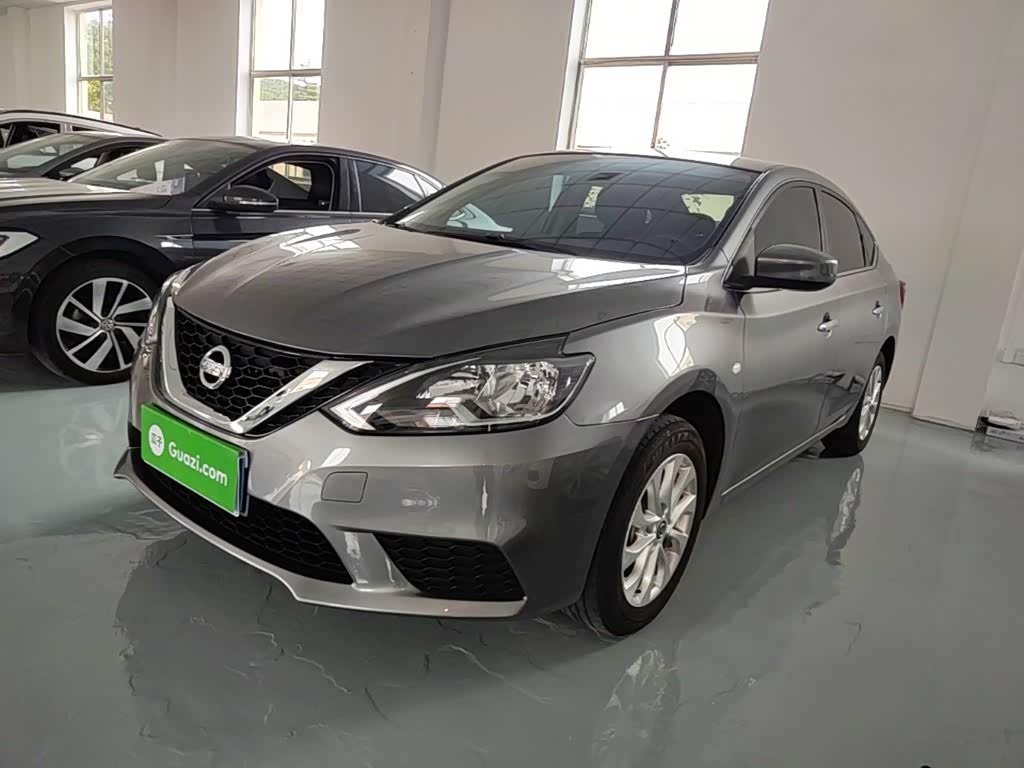 Nissan Sylphy 1.6 л 2023 г. Серебристо-серый, пробег 24300 км