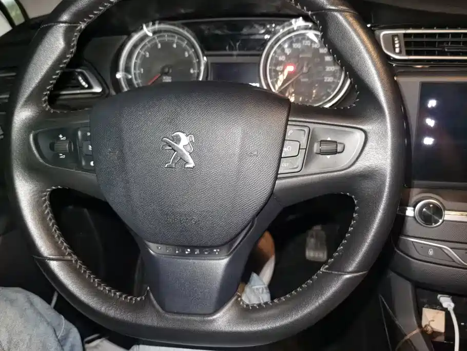 Peugeot 408 — миниатюра 15