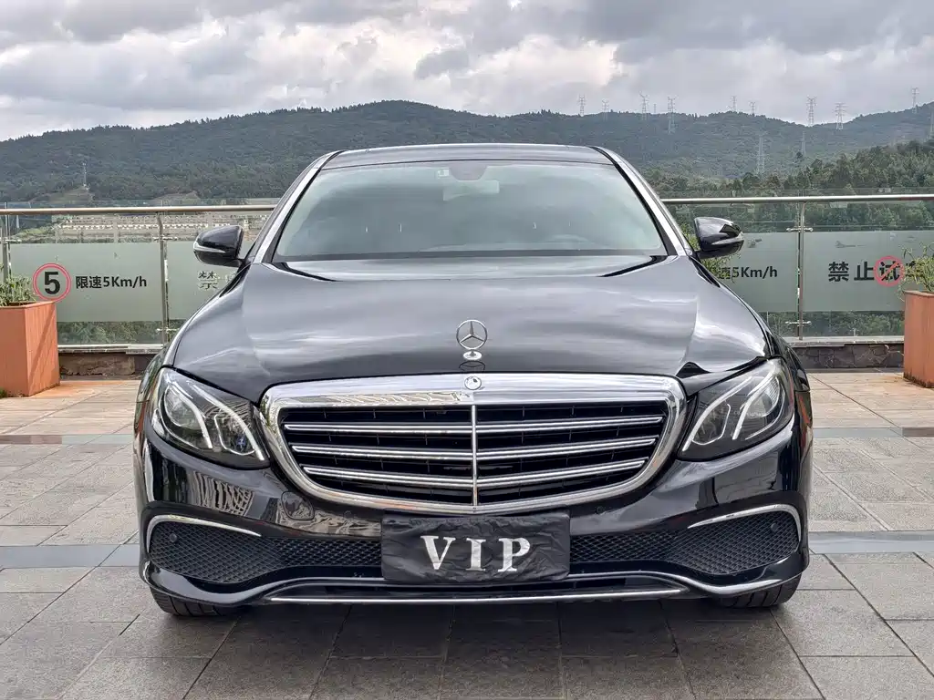 Mercedes-Benz E-Class — миниатюра 2