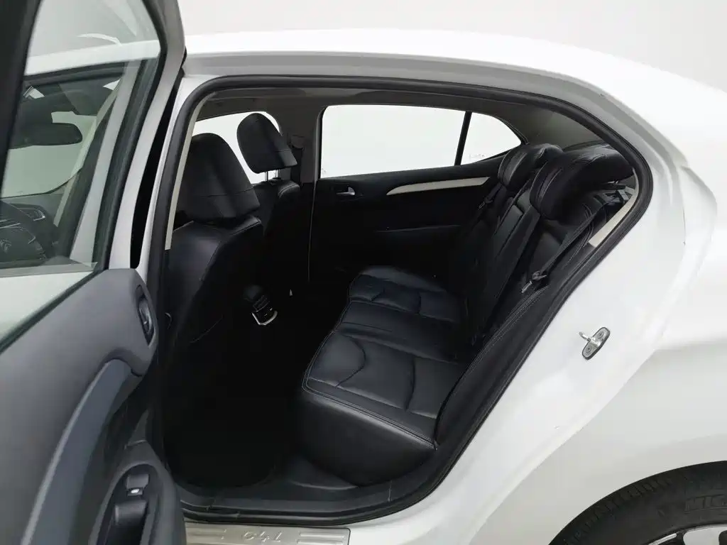 Citroen C4L — миниатюра 15