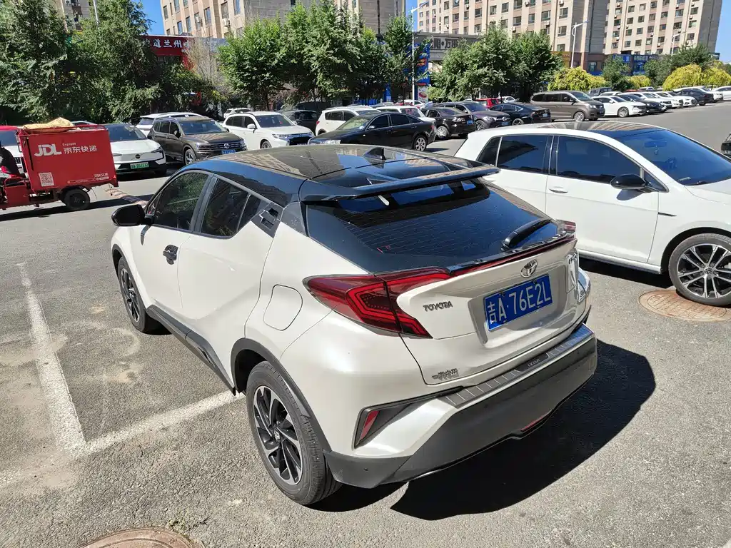 Toyota IZOA — миниатюра 6