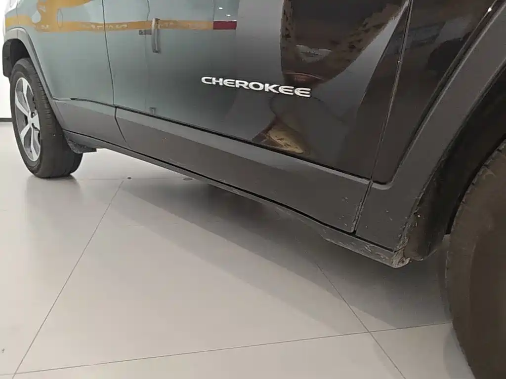 Jeep Cherokee — миниатюра 21