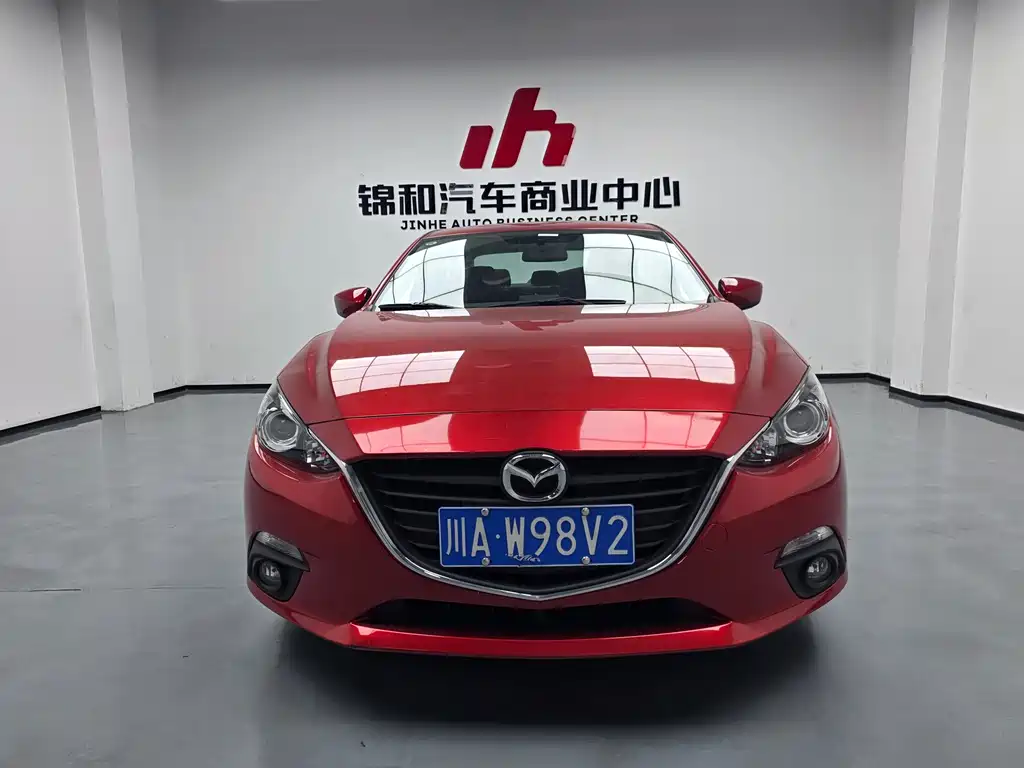 Mazda Mazda3 3 2014 1.5L AT Luxury