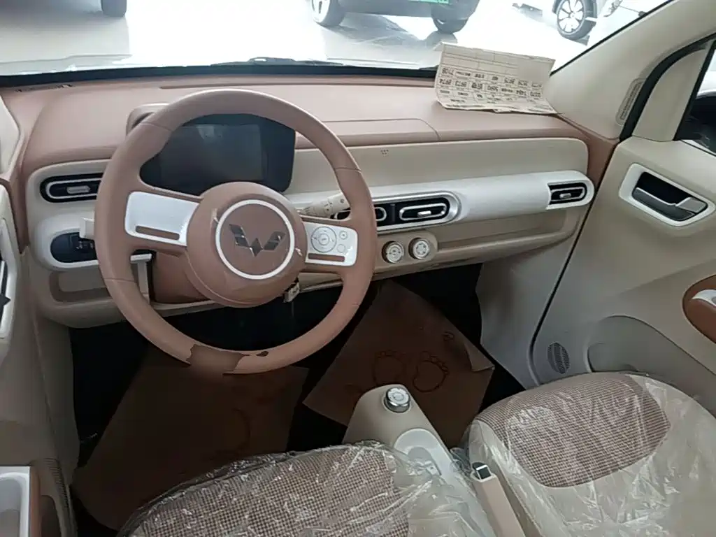 Wuling MINIEV — миниатюра 10