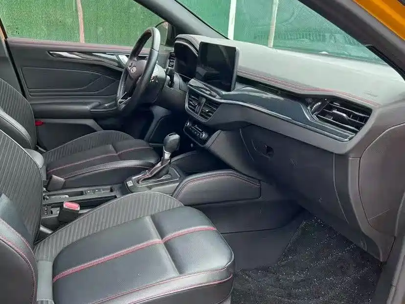 Ford Focus 2022 EcoBoost 180 AT S