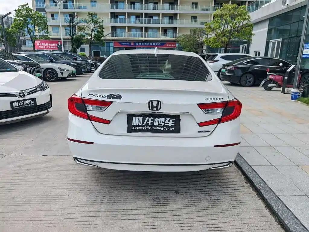 Honda Accord — миниатюра 9