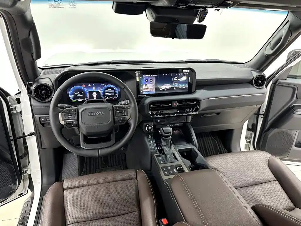 Toyota Prado — миниатюра 13