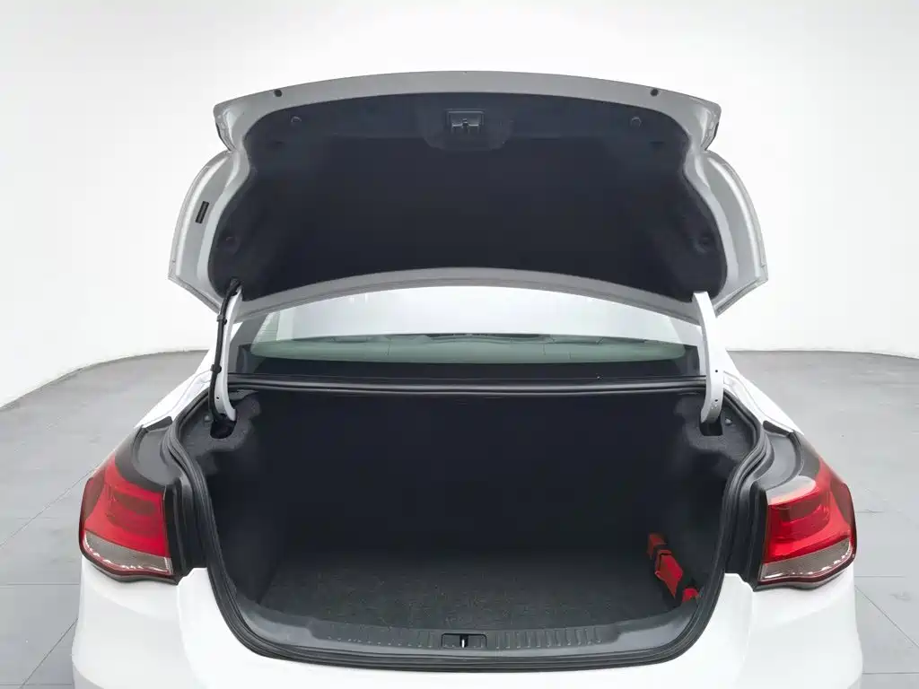 Chevrolet Malibu — миниатюра 16