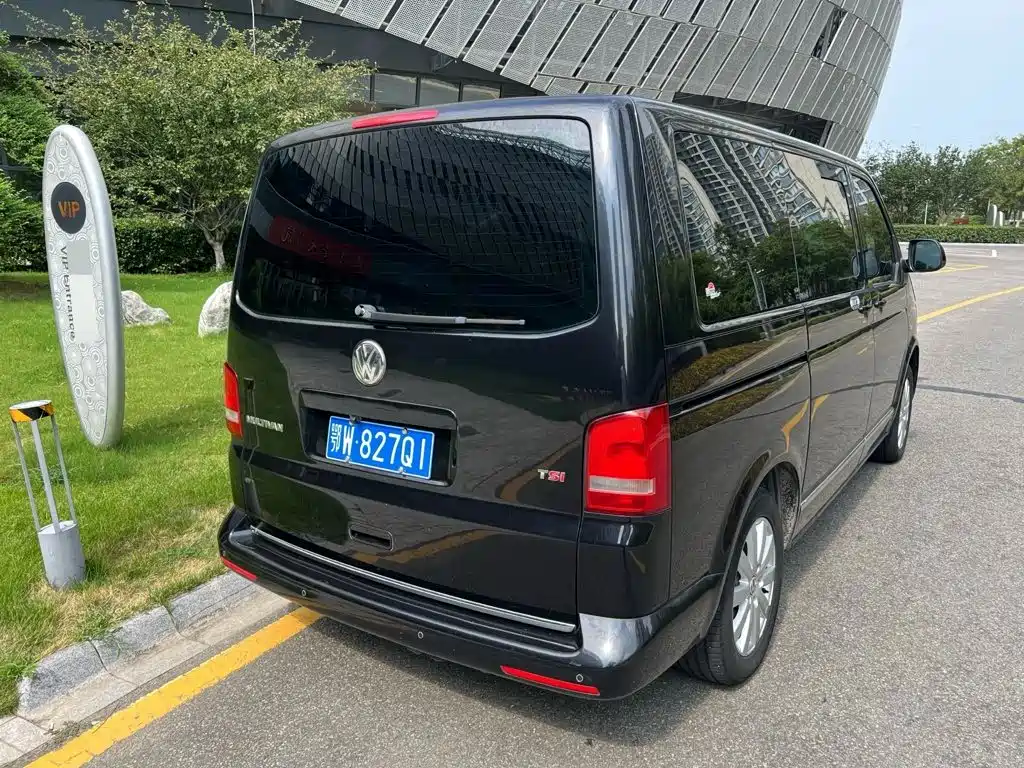 Volkswagen Multivan — миниатюра 5