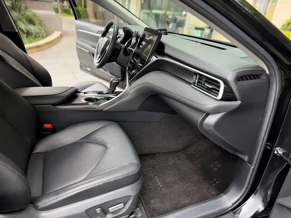 Toyota Camry — миниатюра 7