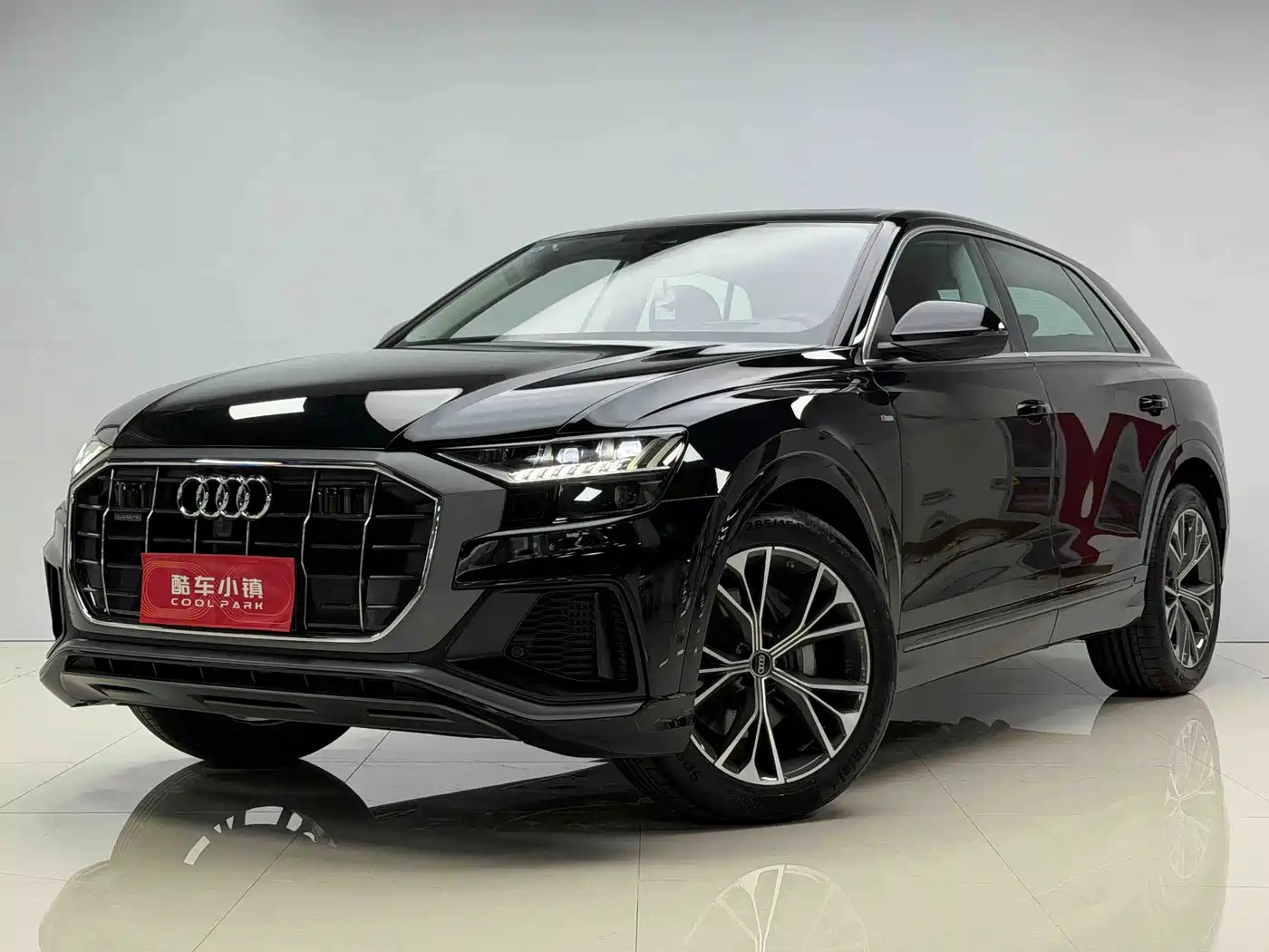 奥迪Q8 2023款 55 TFSI 豪华动感型 2024