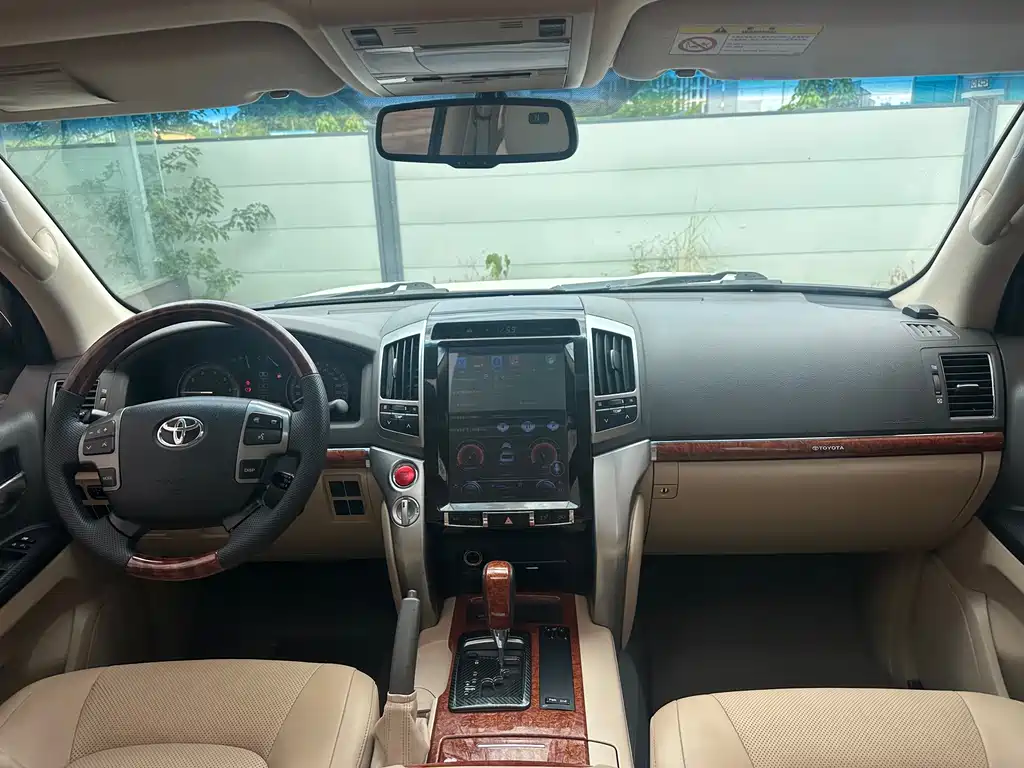 Toyota Land Cruiser — миниатюра 8