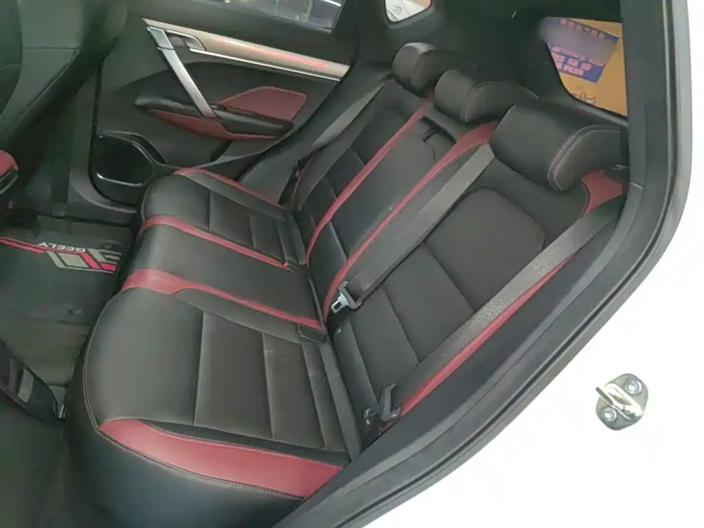 Geely Binyue — миниатюра 17
