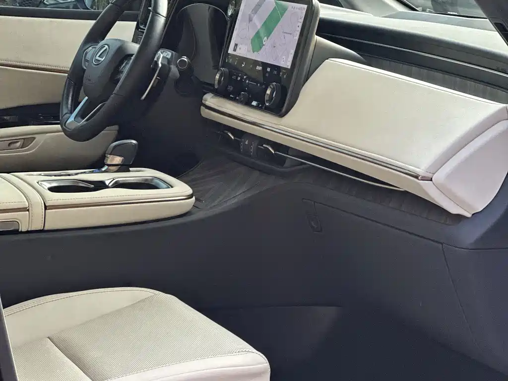 Lexus LM — миниатюра 7
