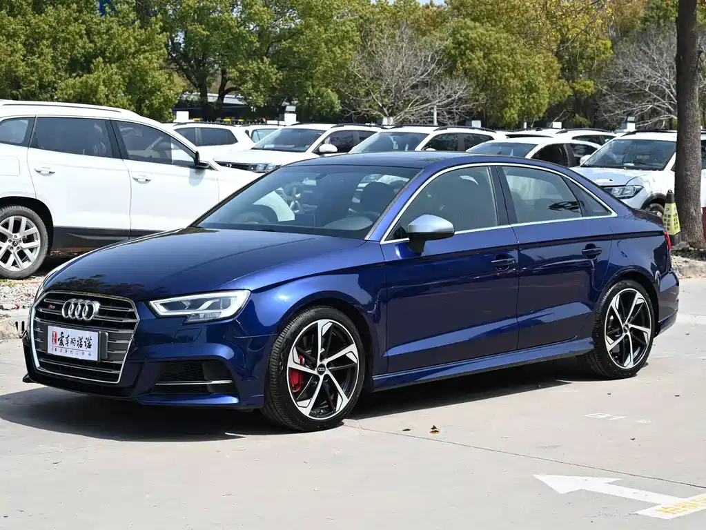 Купить Audi S3