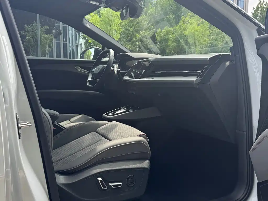 Audi Q5 e-tron — миниатюра 13