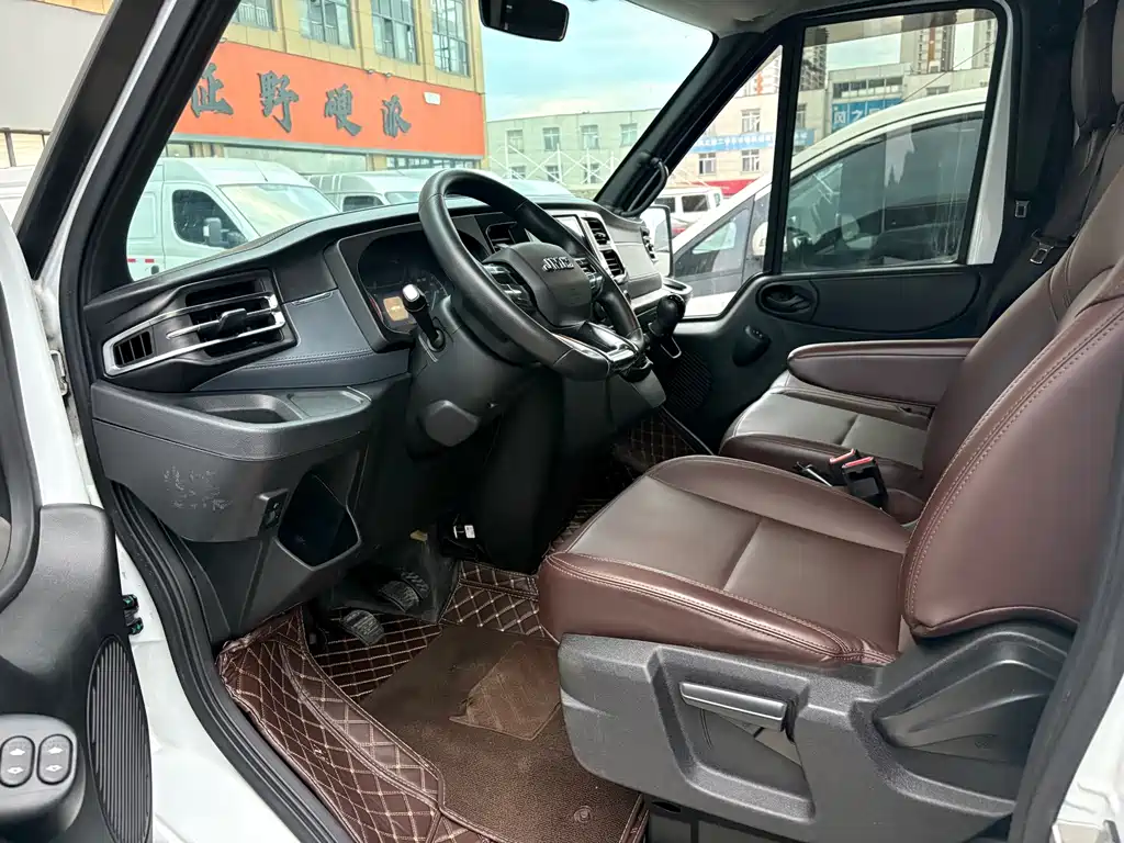 JMC JMC Fushun — миниатюра 4