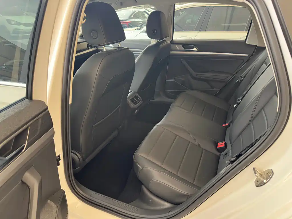 Volkswagen Lavida — миниатюра 9