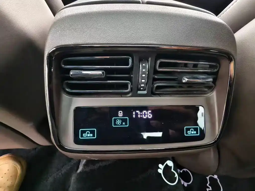BYD Han — миниатюра 6