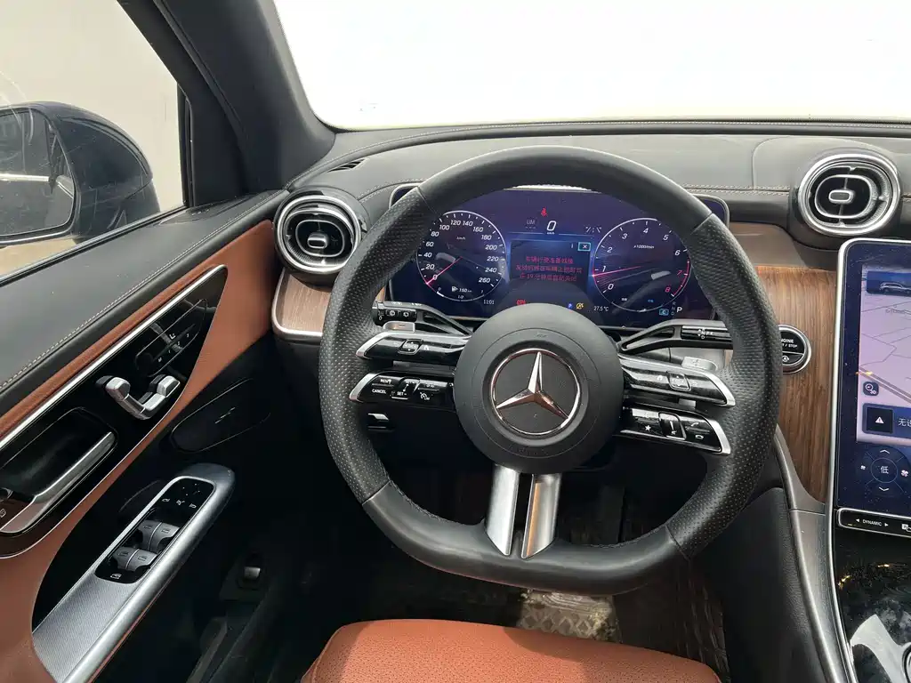 Mercedes-Benz GLC — миниатюра 8