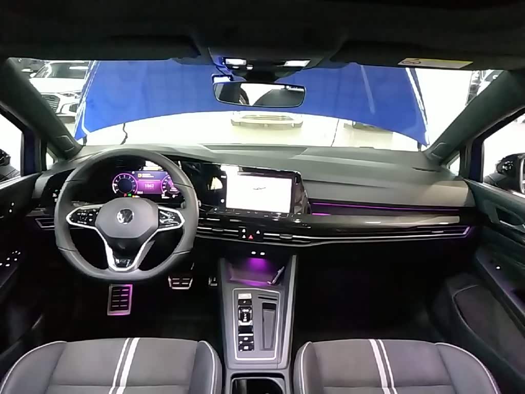 Volkswagen Golf 1.4 л 2021 г. Голубой, пробег 35600 км