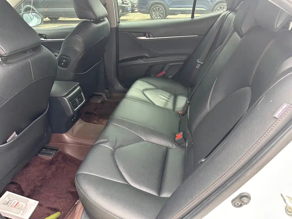 Toyota Camry — миниатюра 7