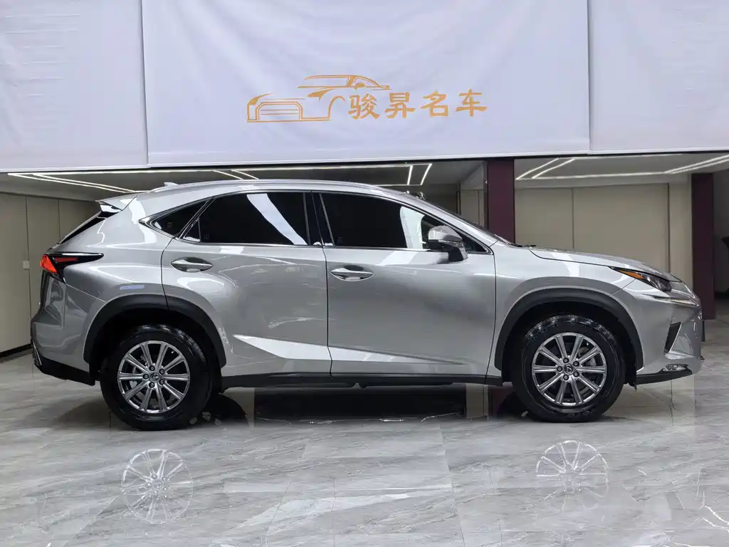 Lexus NX — миниатюра 8