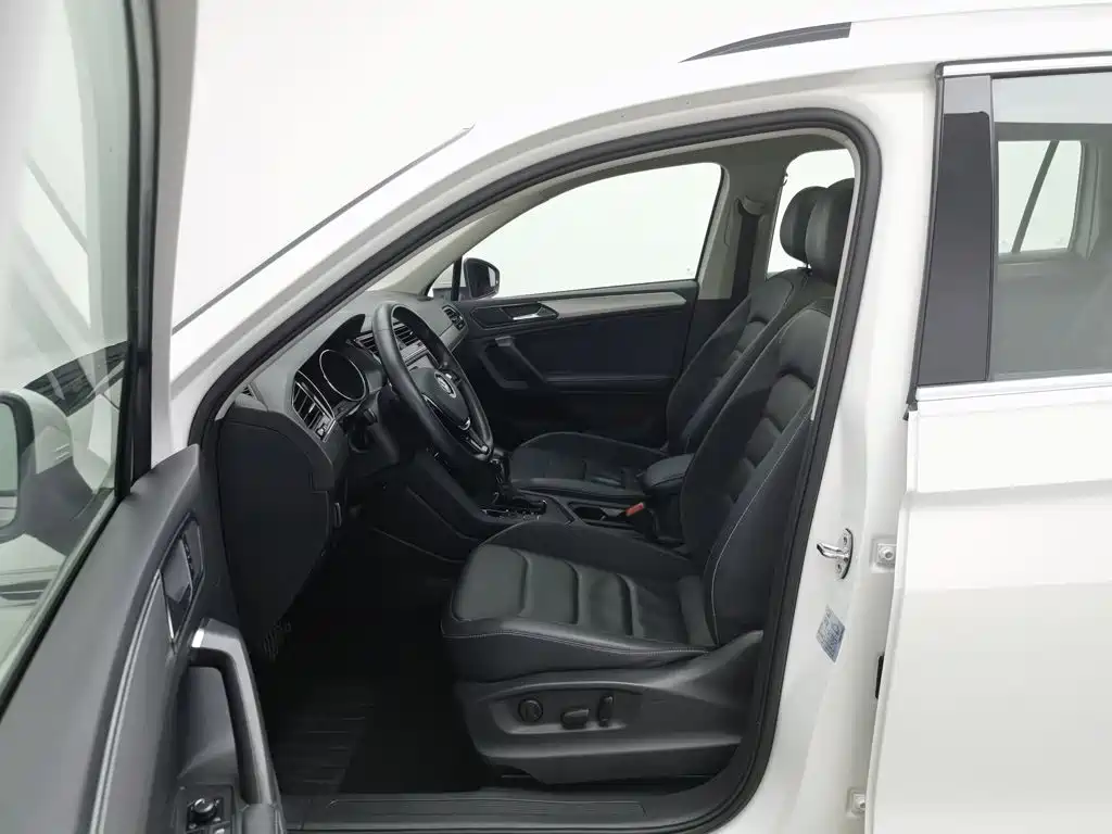 Volkswagen Tiguan L — миниатюра 10