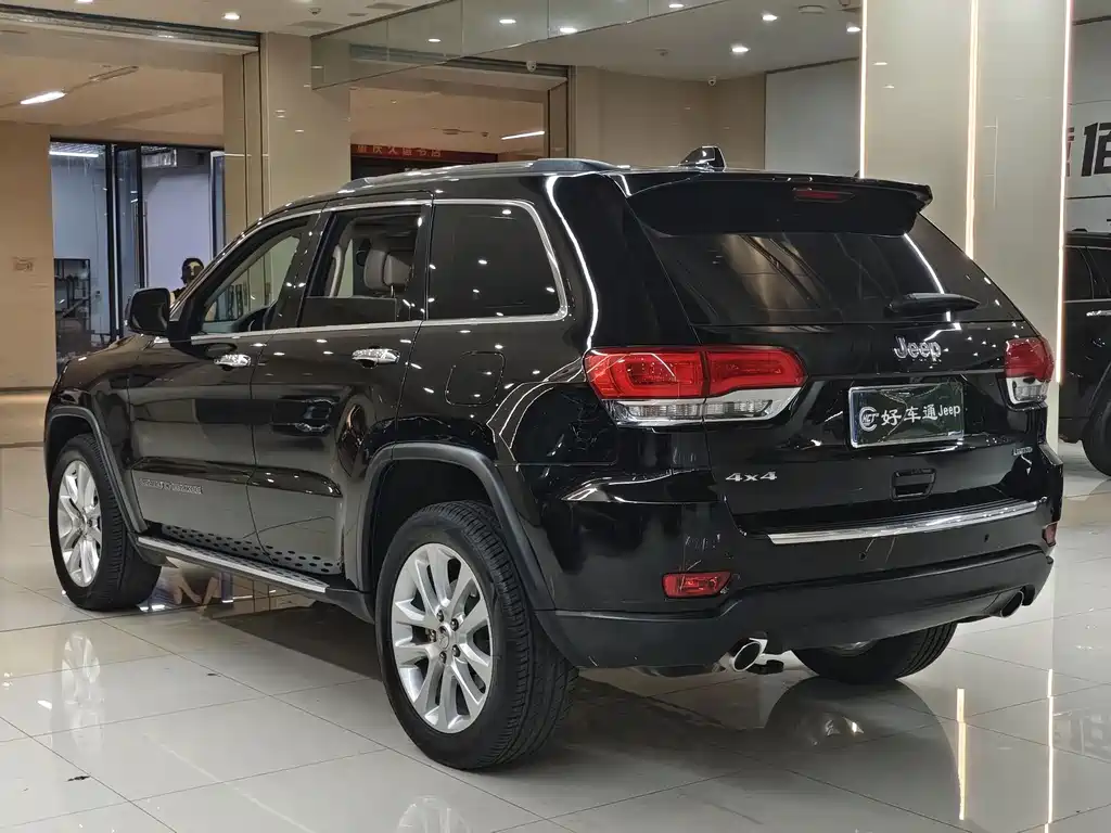 Jeep Grand Cherokee (Import) — миниатюра 17