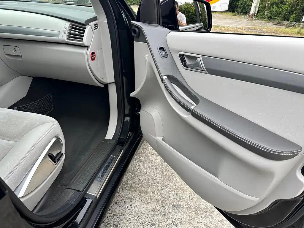 Mercedes-Benz R-Class — миниатюра 21