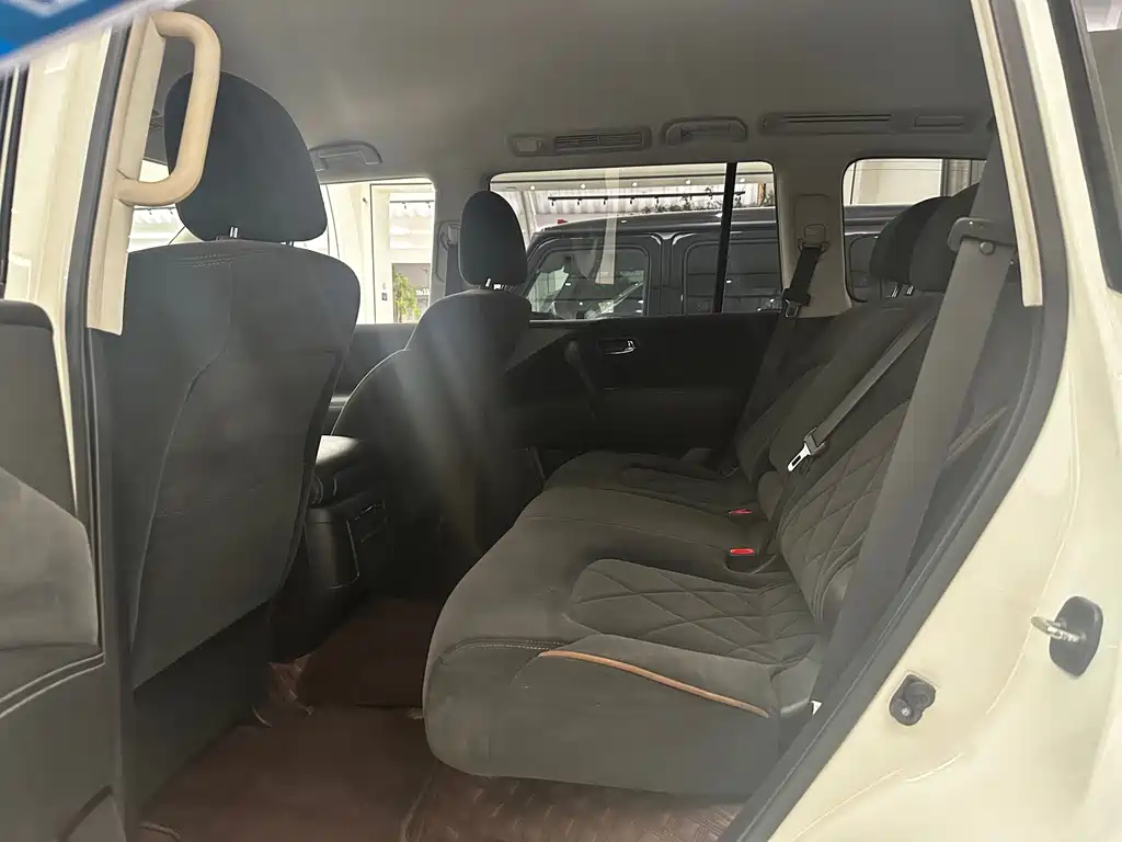 Nissan Patrol — миниатюра 11