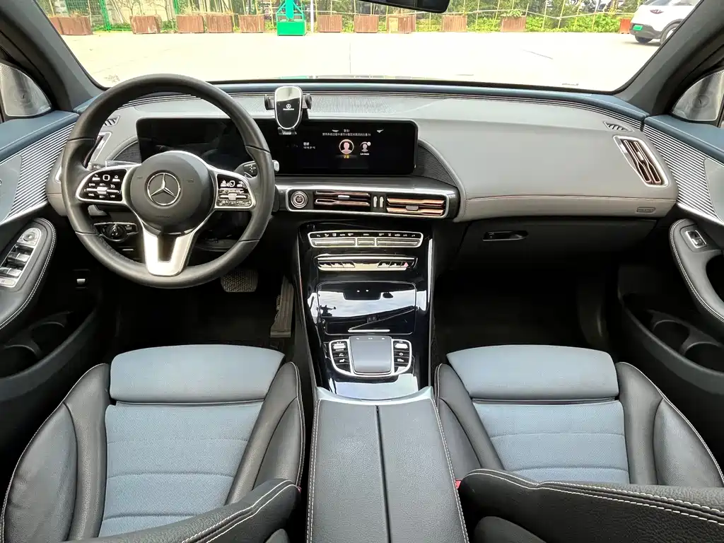 Mercedes-Benz EQC — миниатюра 10