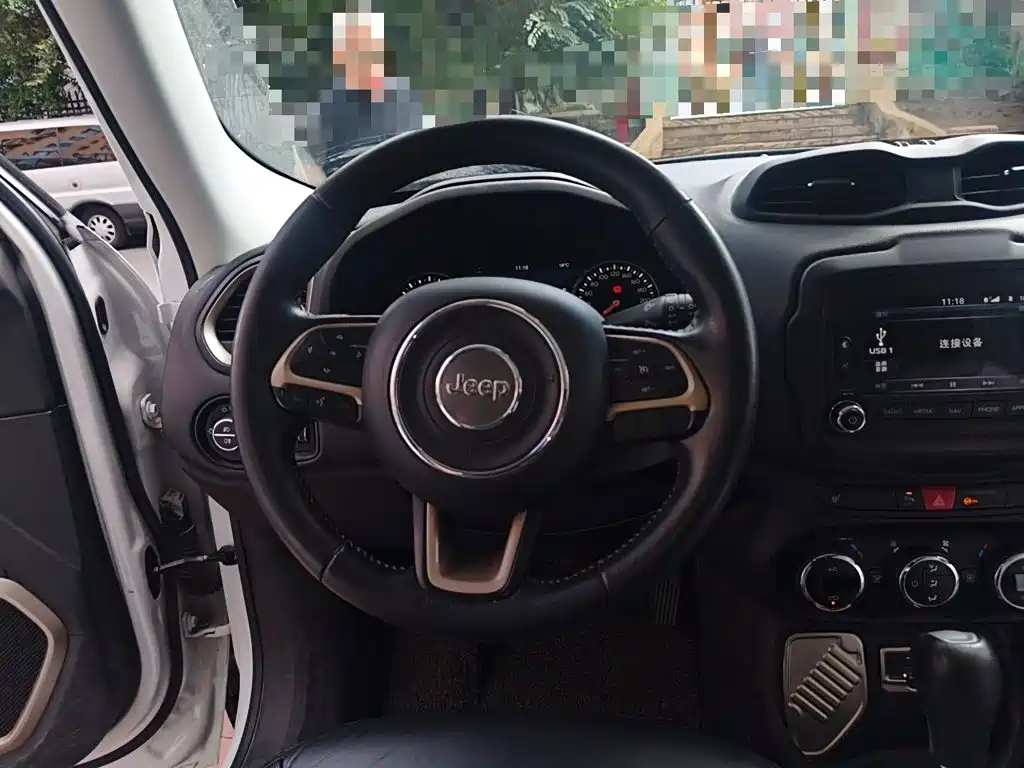 Jeep Renegade — миниатюра 13