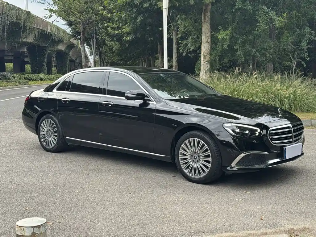 Mercedes-Benz E-Class — миниатюра 20